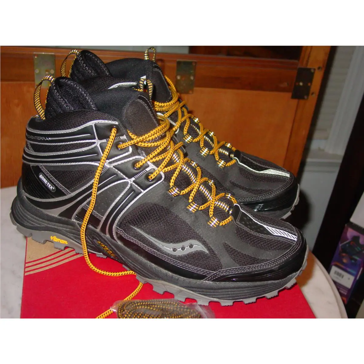 Saucony shoes - Saucony Progrid Adventerra Gore-tex - Progrid Adventerra - 128652 - Black (UPC: 720026181674) 0