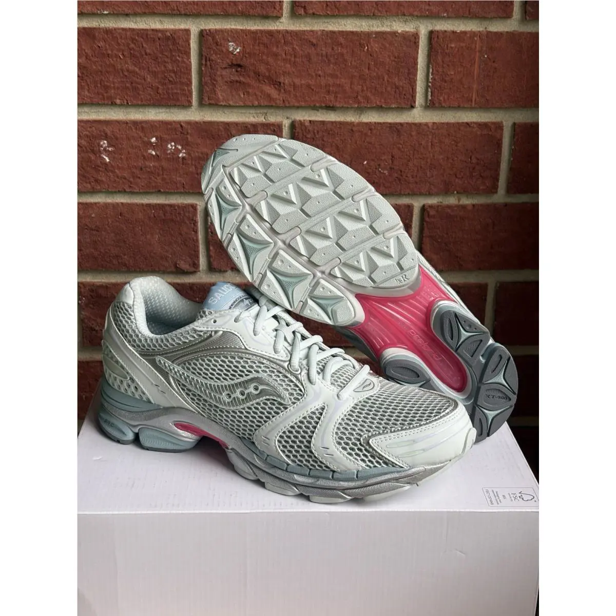 Saucony shoes - Saucony ProGrid Triumph - ProGrid Triumph - S70774-2 - Gray 1