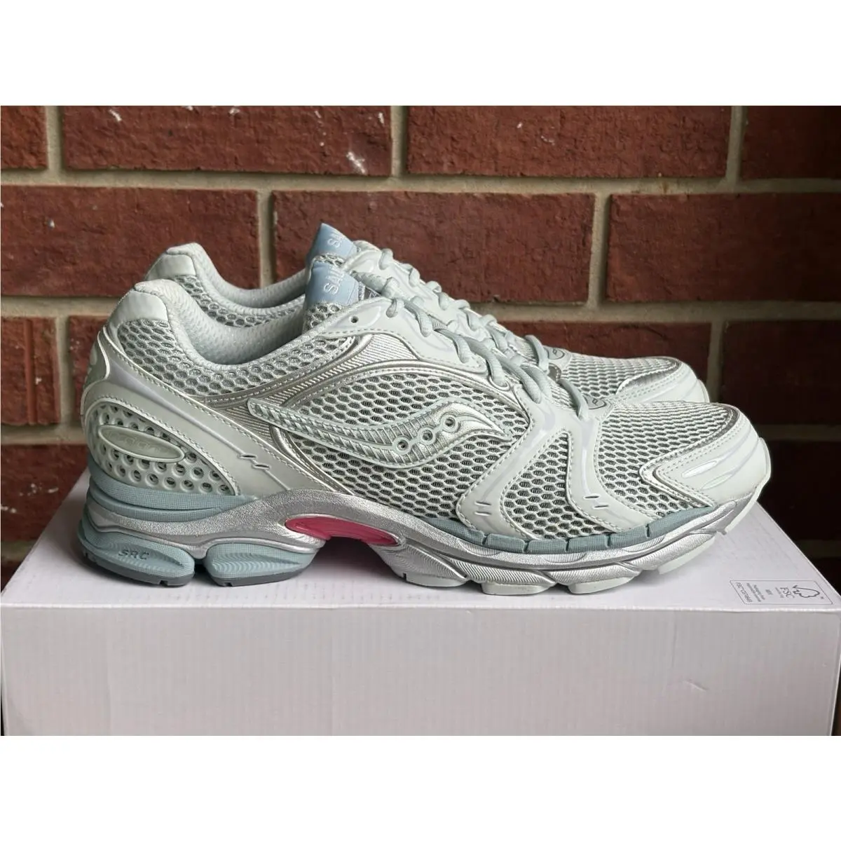 Saucony Progrid Triumph 4 Size 11 Mens Grey Blue Silver Sneakers Running Shoes