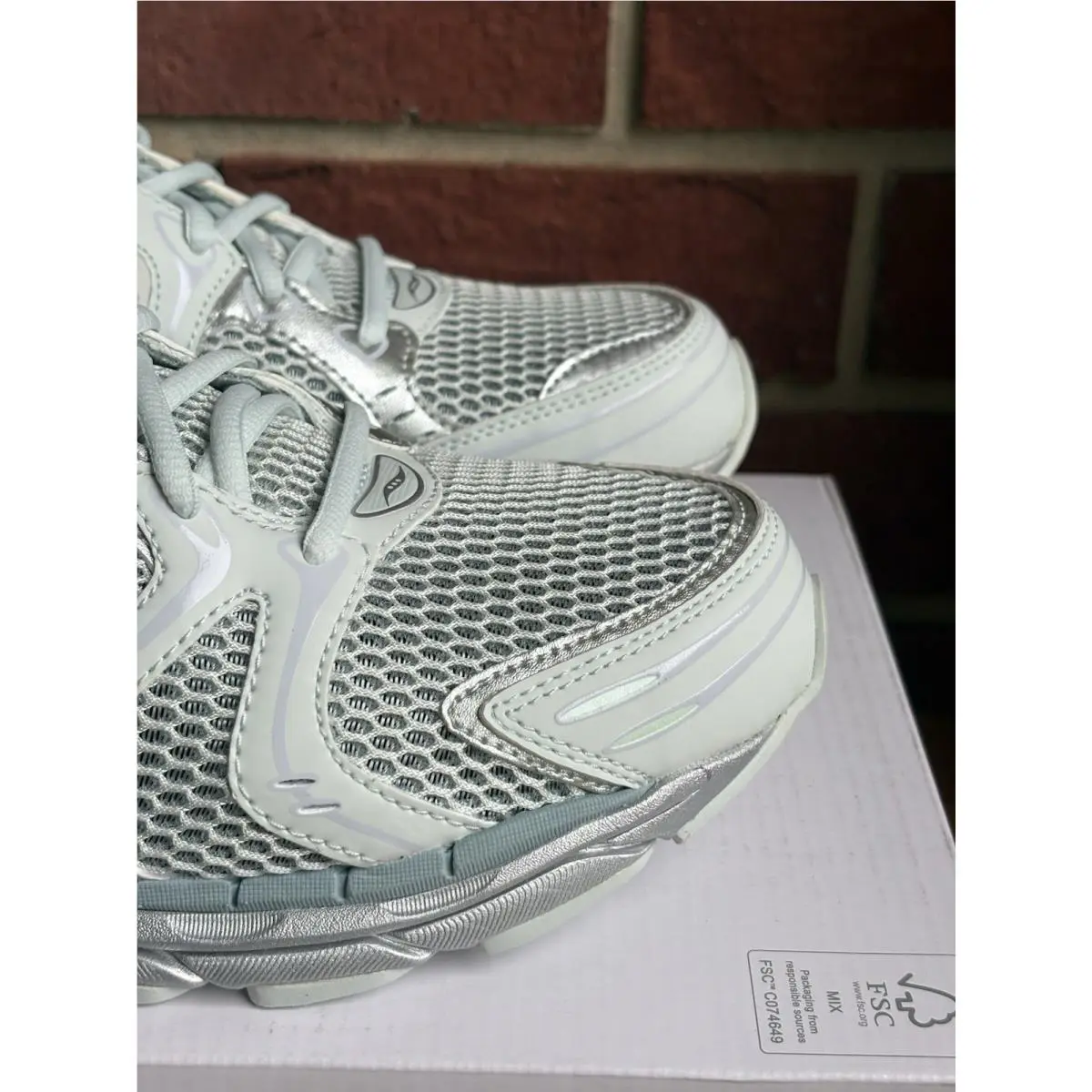 Saucony shoes - Saucony ProGrid Triumph - ProGrid Triumph - S70774-2 - Gray 3