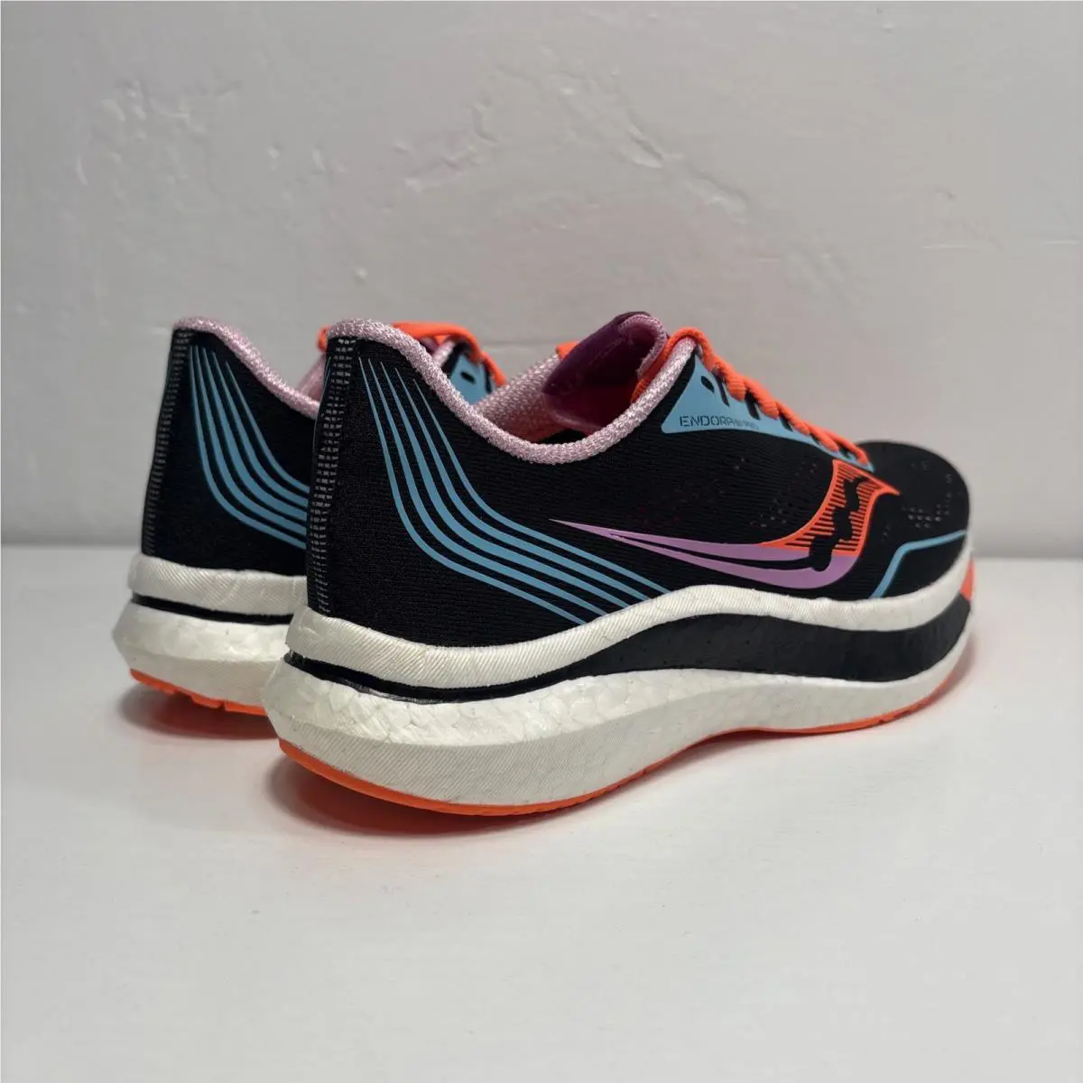Saucony shoes - See Images 7