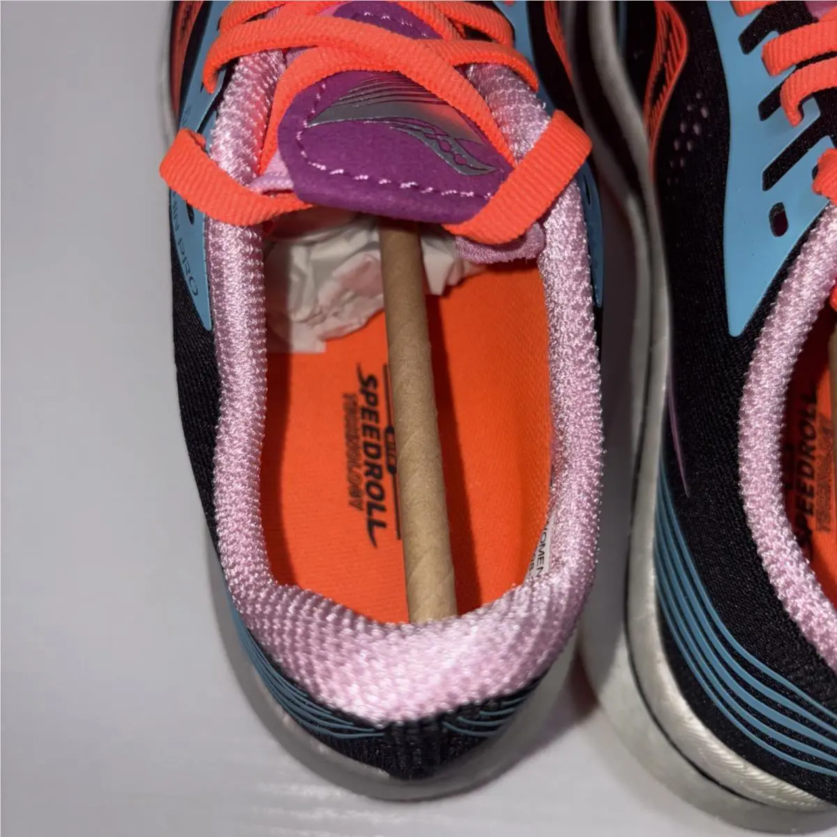 Saucony shoes - See Images 12