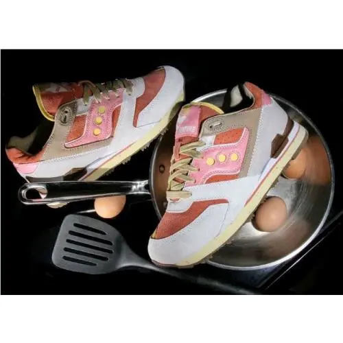 Saucony shoes - Feature x Saucony Courageous - Feature Courageous - S70323-1 - Pink 1
