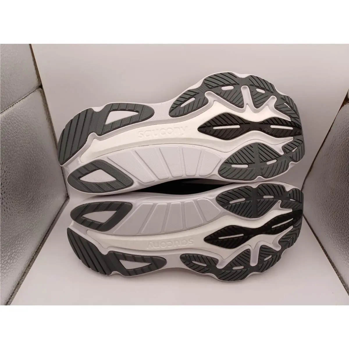 Saucony shoes - S20933100 - S20933-100 - Black 5
