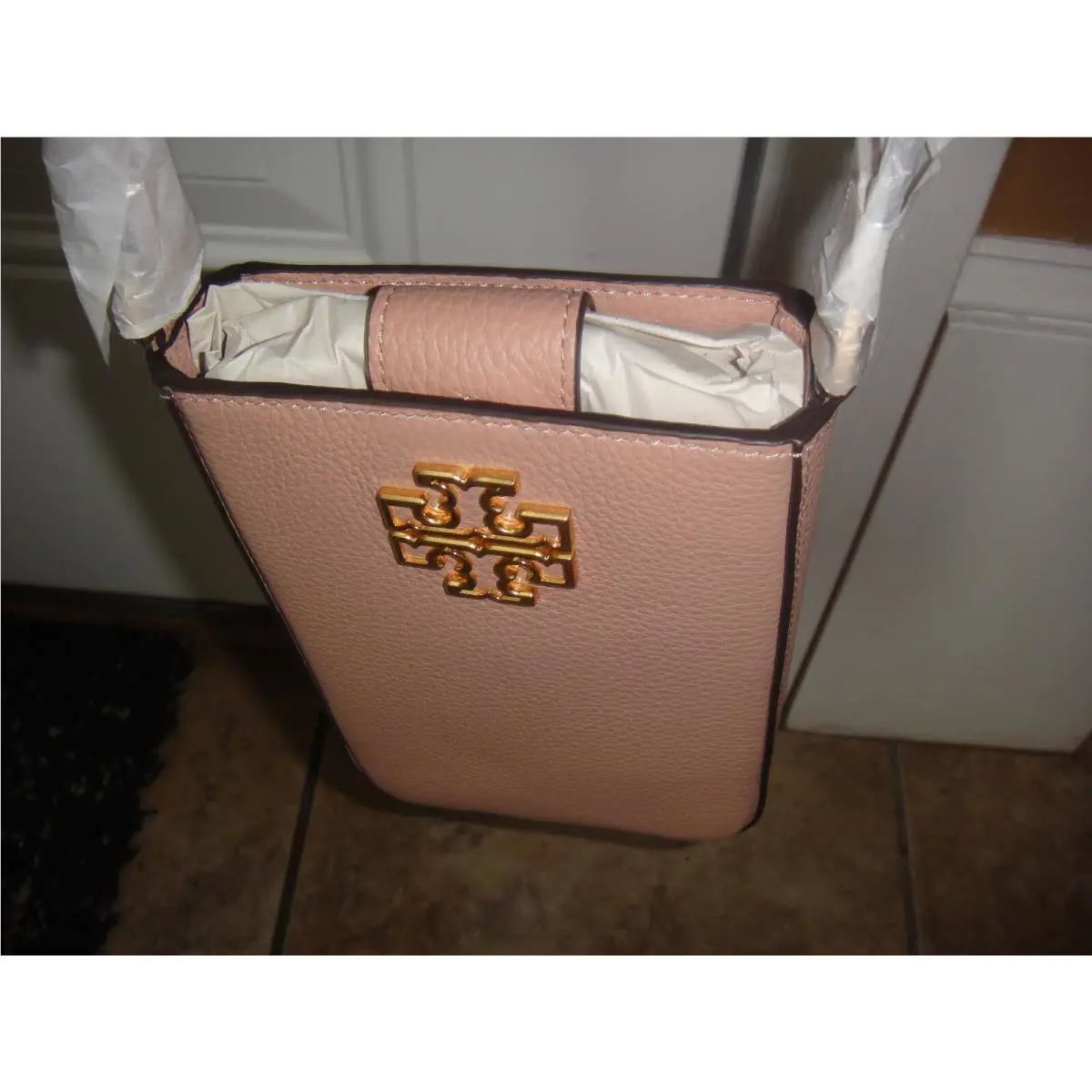 Tory Burch Britten Phone Leather Crossbody Bag$278.00100%