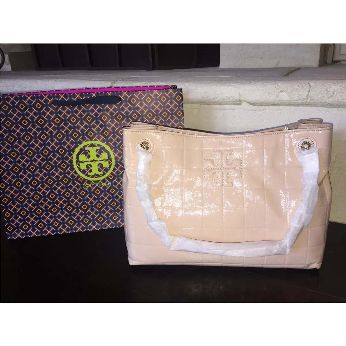 Tory Burch Marion Quilted Patent Chain-shoulder Slouchy Tote Light OAK-32159846