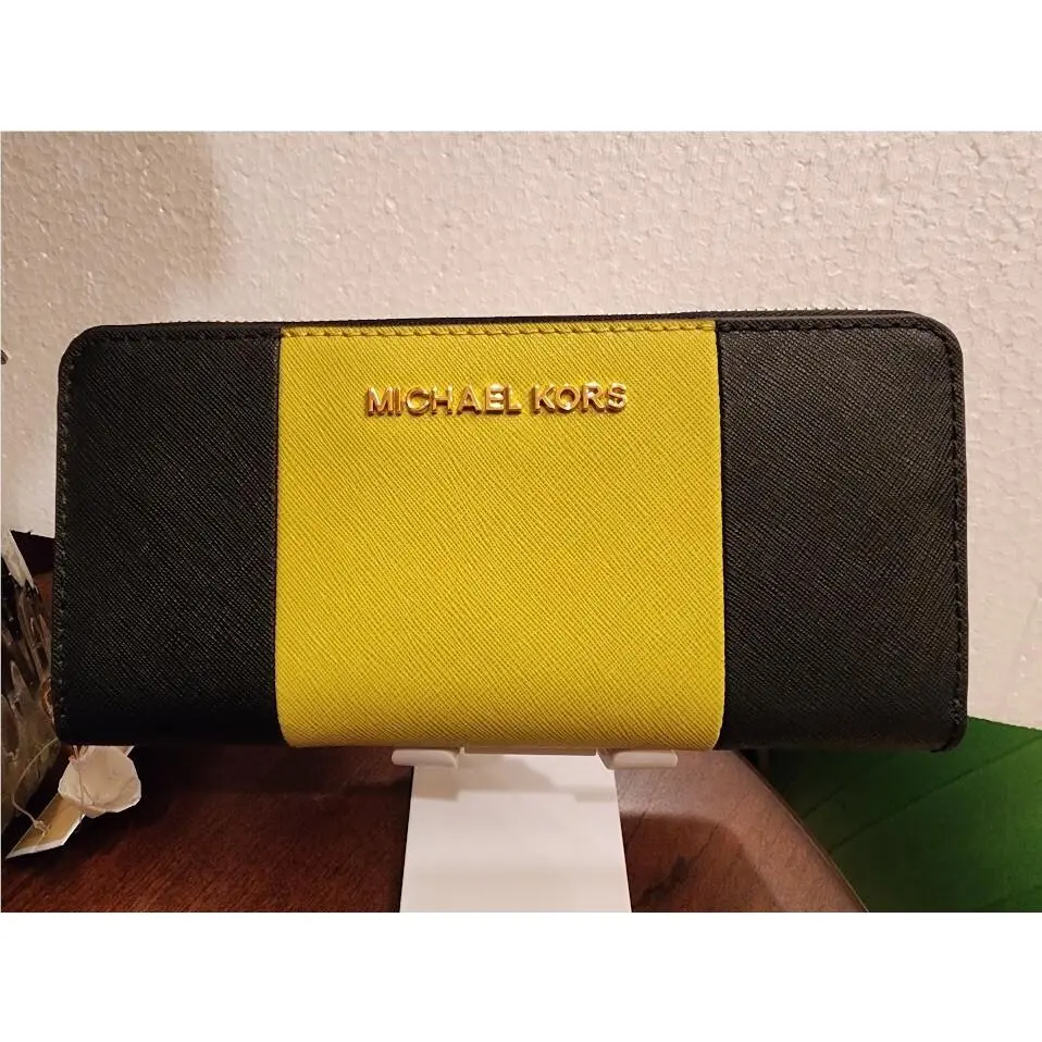 Michael Kors Jet Set Travel Center Stripe Continental Leather Zip Around Wallet