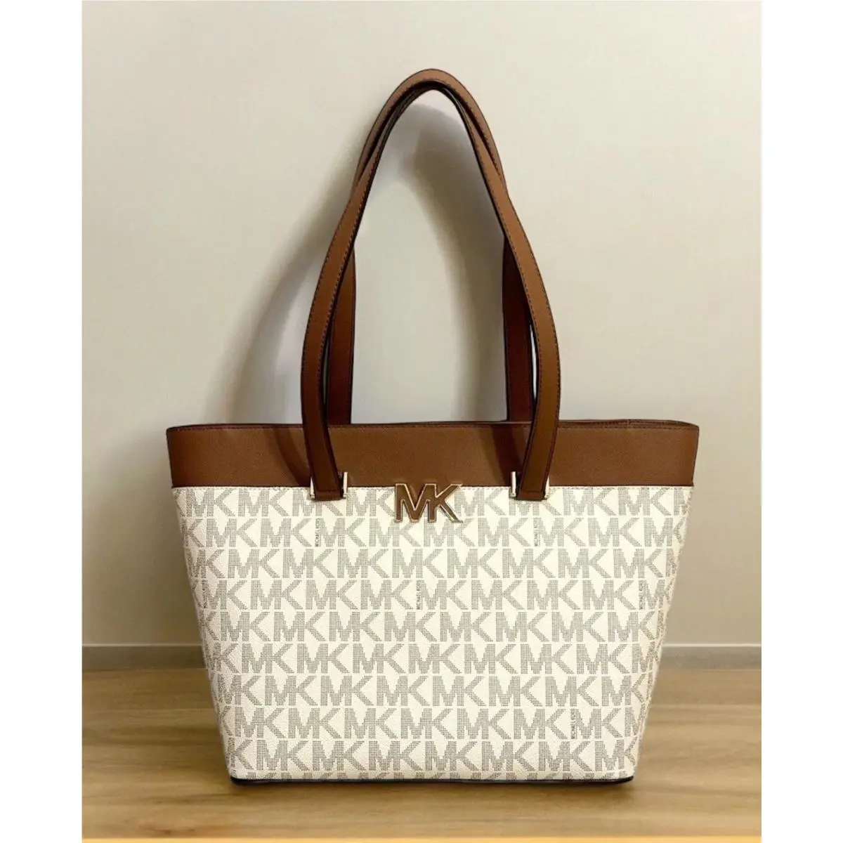 Women`s Michael Kors Florence Large Tote Vanilla / Luggage