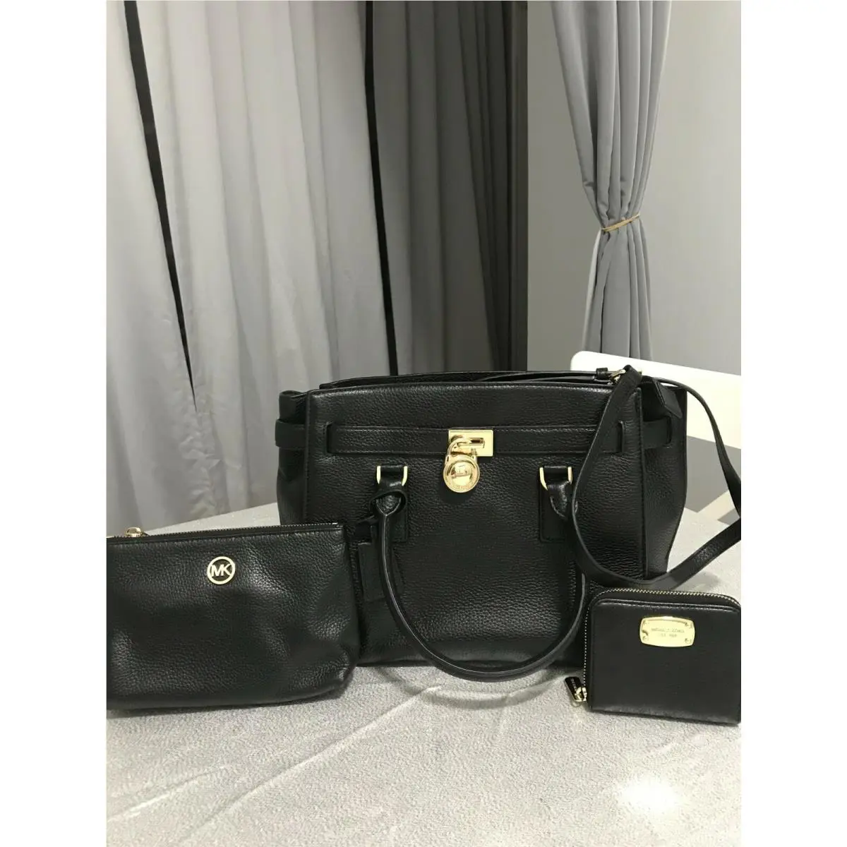 Michael Kors Handbag Hamilton Traveler Large Leather Wallet Make Up Crossbody