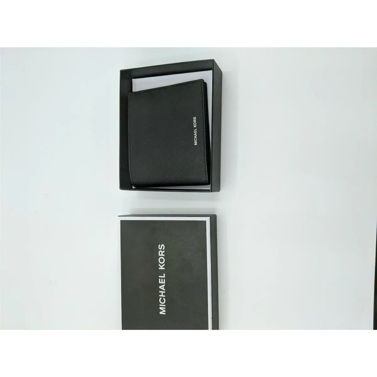 Men`s Michael Kors Leather Wallet Black Folds Out 8 x 4