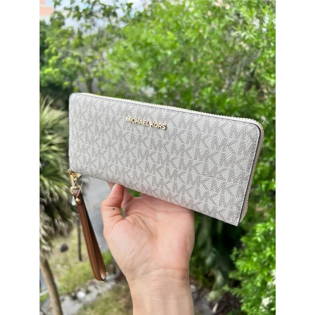 Michael Kors Long Zip Around id Wallet Wristlet Vanilla Gold MK Signature Ladies