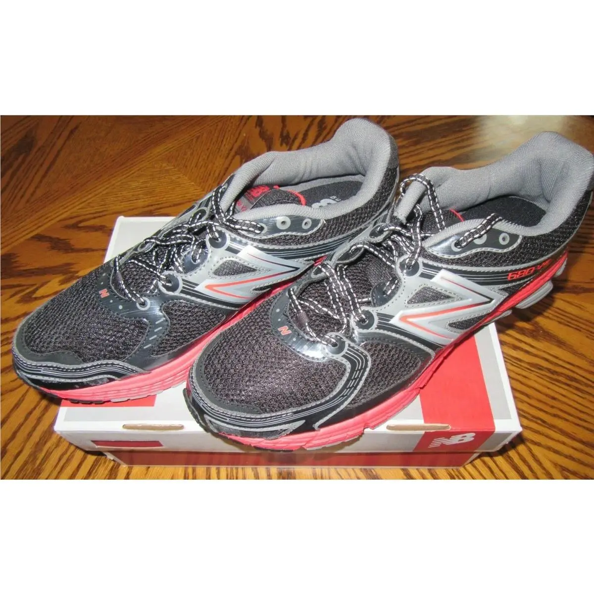 New Balance Mens Black/red/silver 11.5M Tie Textile/rubber Tennis Shoes Nice