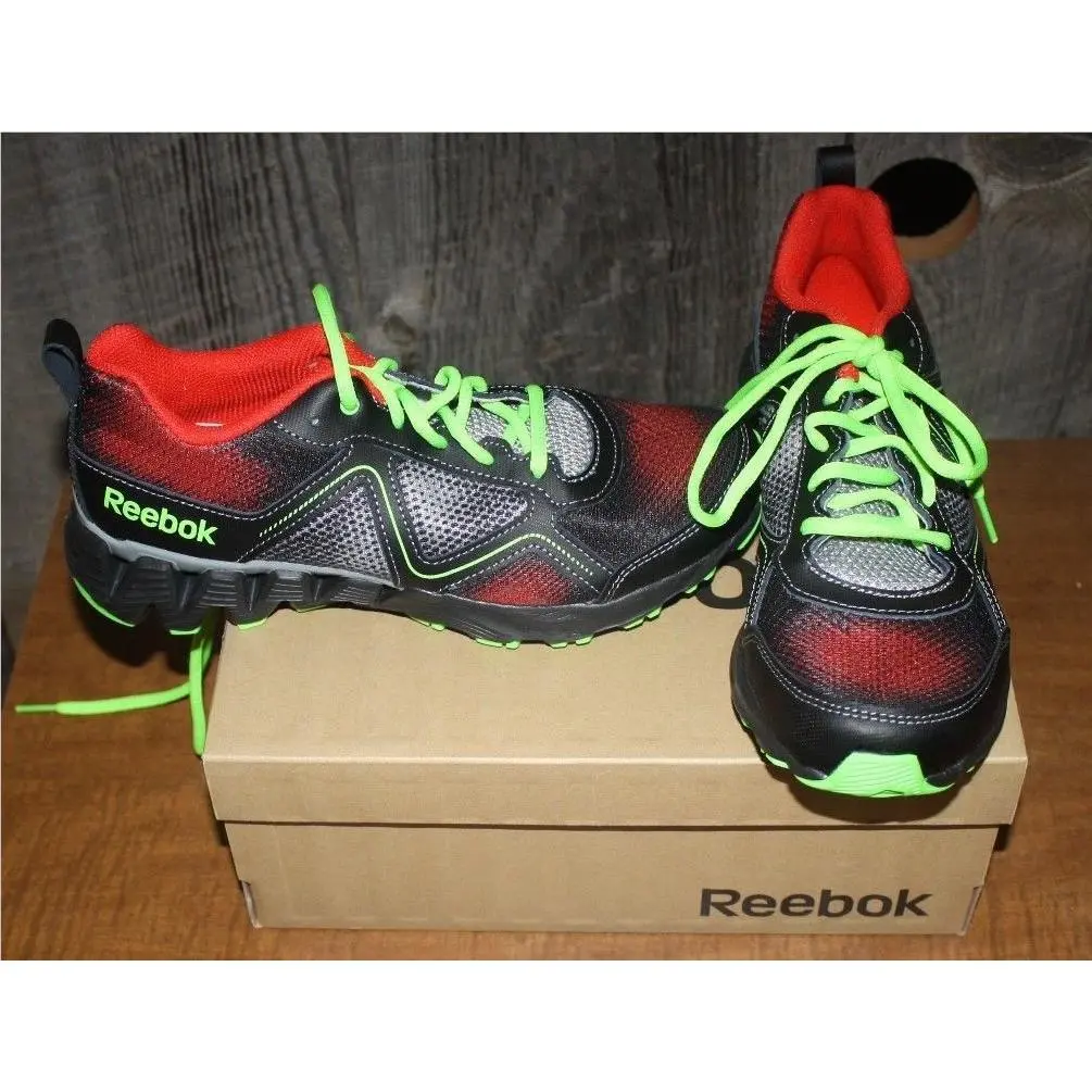New Balance Reebok Zigkick Wild M44631 Shoes Youth Size 5 Red/grey/green
