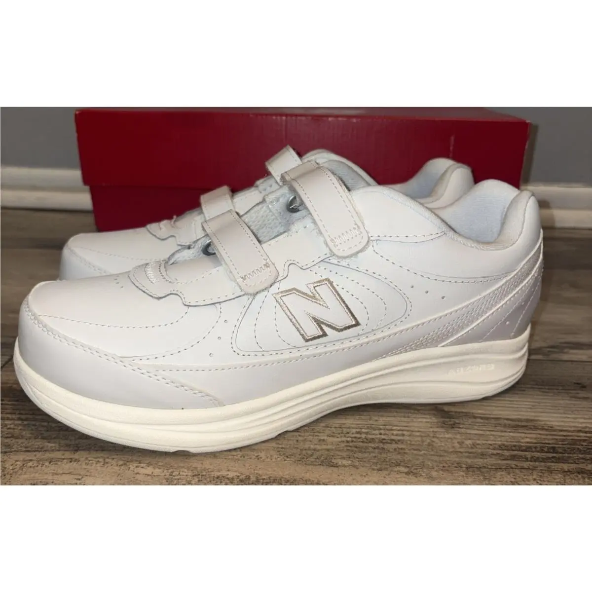 New Balance 577v1 White Hook Loop Extra Wide Size Women’s 10 Men’s 8.5 WW577VW