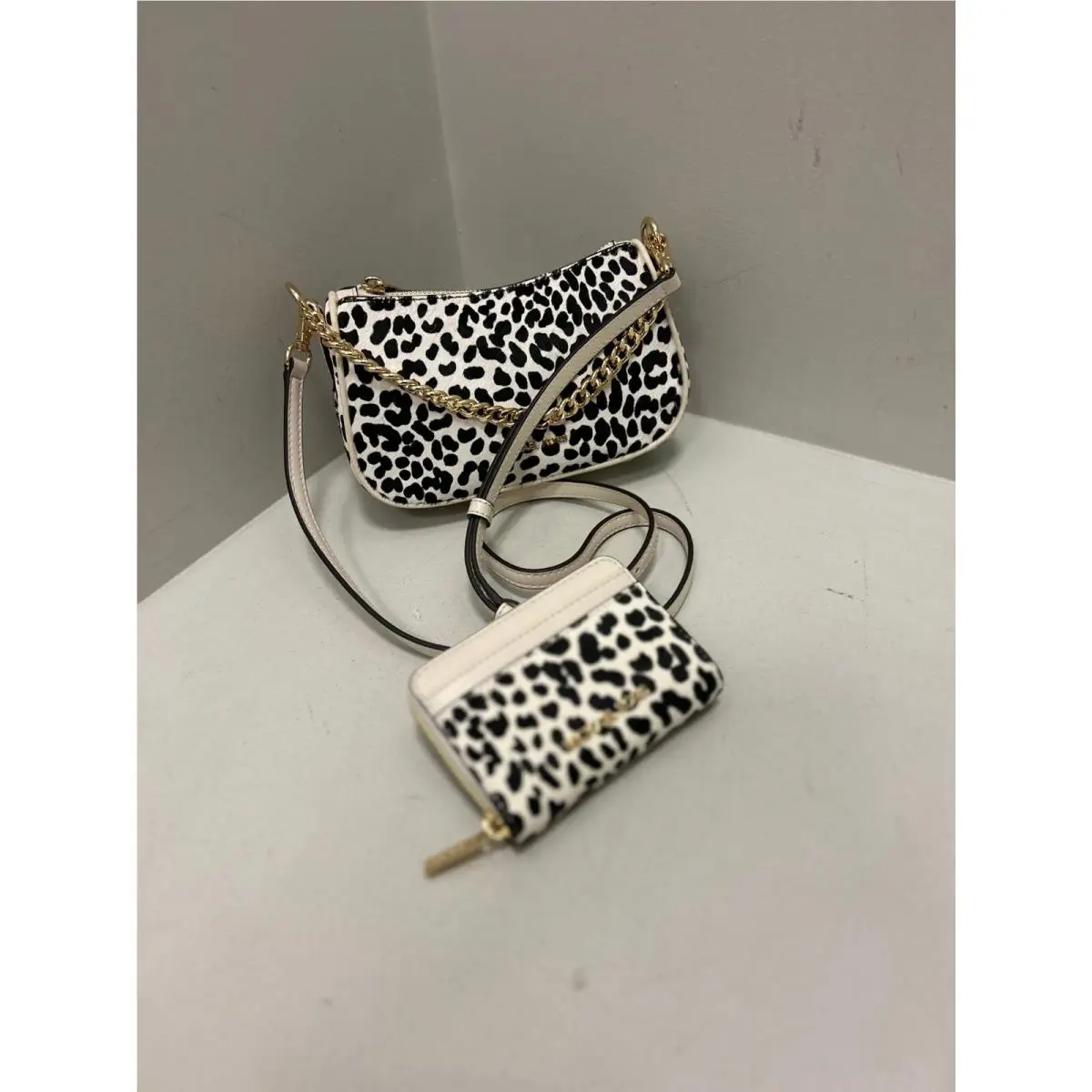Michael Kors Carmela Leather Small Pouchette Crossbody Bag Combo -lt Cream Multi