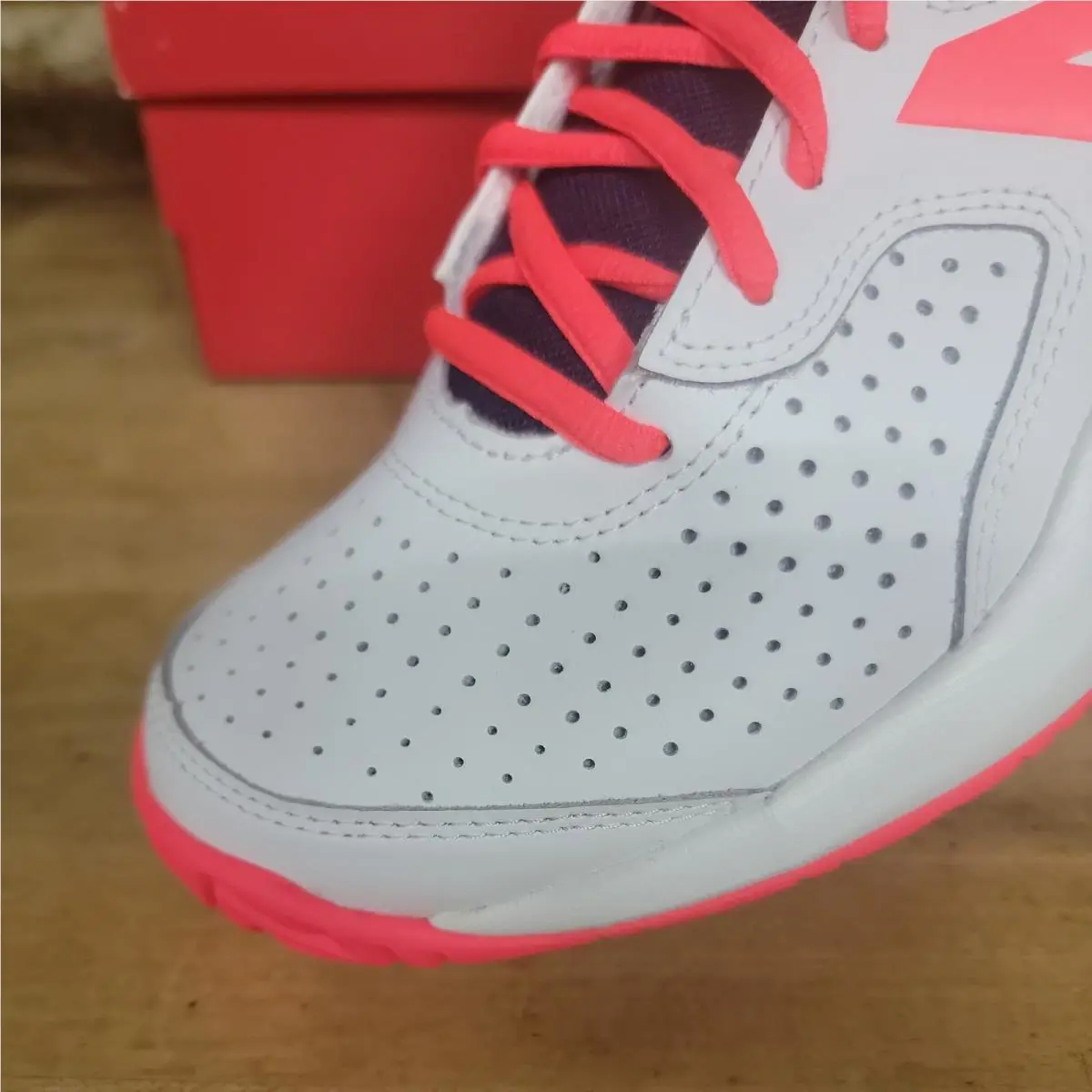New Balance shoes - New Balance 696 - WCH696S3 - White, Navy, Coral 2