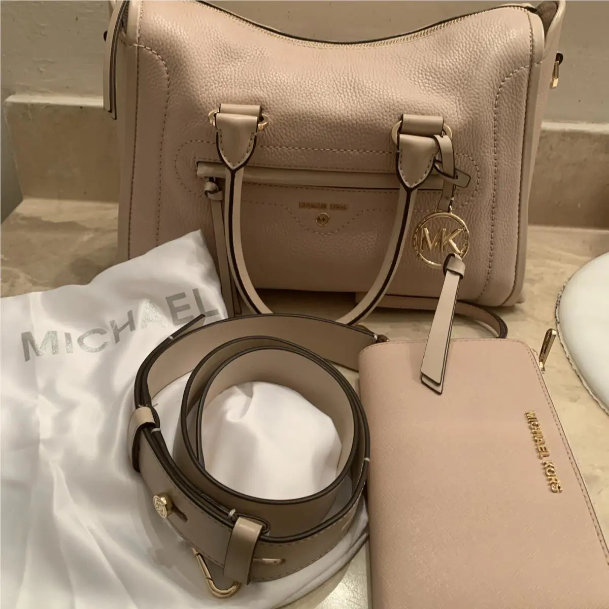 Michael Kors MK Bag Wallet Set