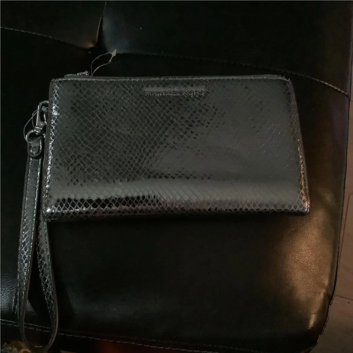 Michael Kors Large Multifunctional Walletwristlet Phone Holder