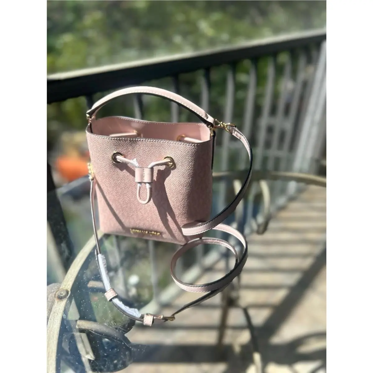 Michael Kors Suri Small Bucket Bag Crossbody Powder Blush Pink Canvas