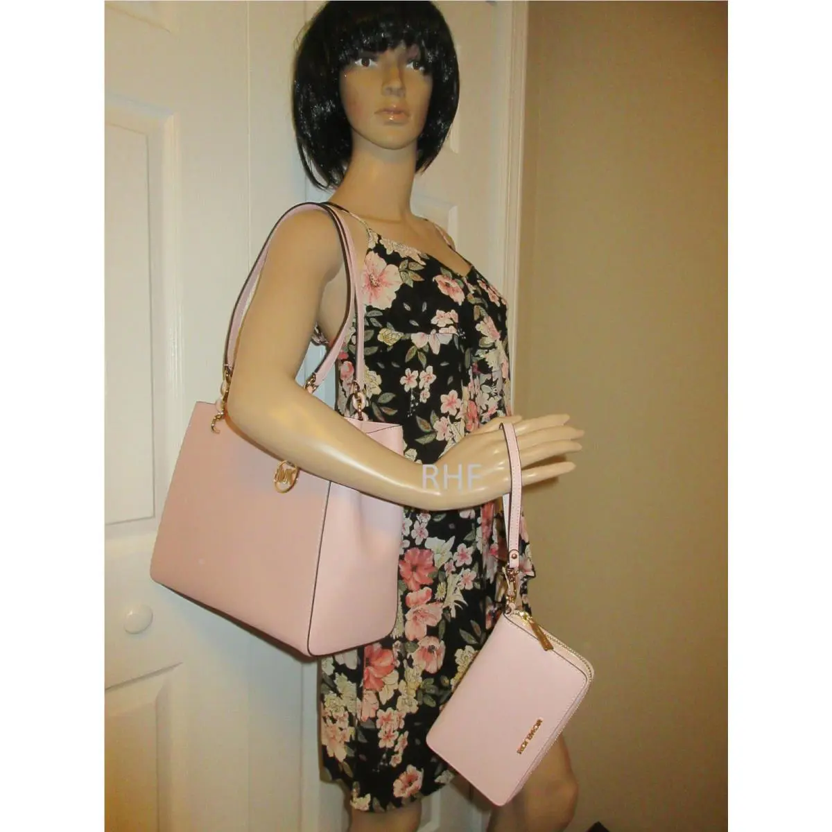 Michael Kors Sofia Susannah Large Chain Tote and Wallet Set Blossom