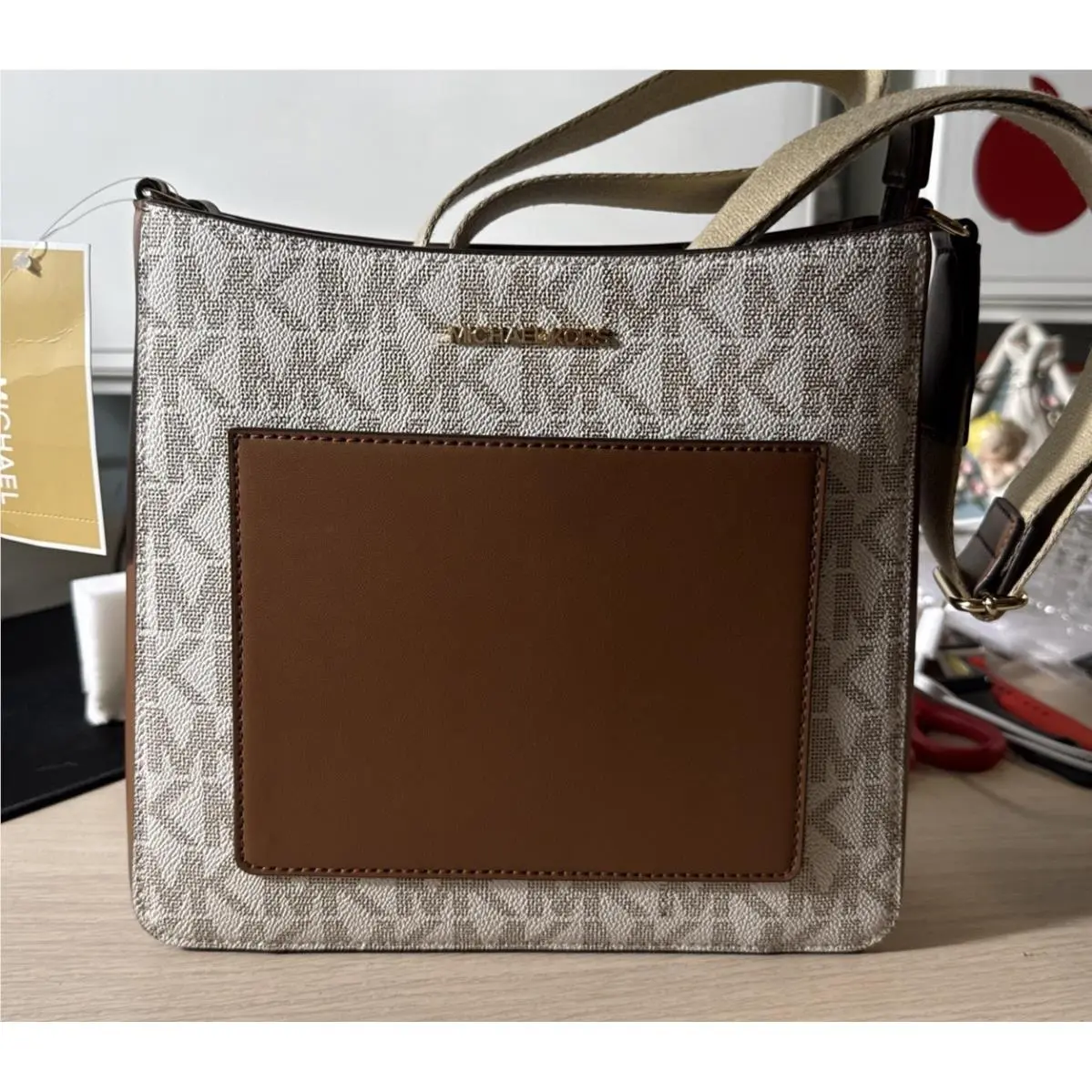 Michael Kors MK Gloria Vanilla/lugg MD Pkt Swing Pack W/ Web 38F4GG0M8B