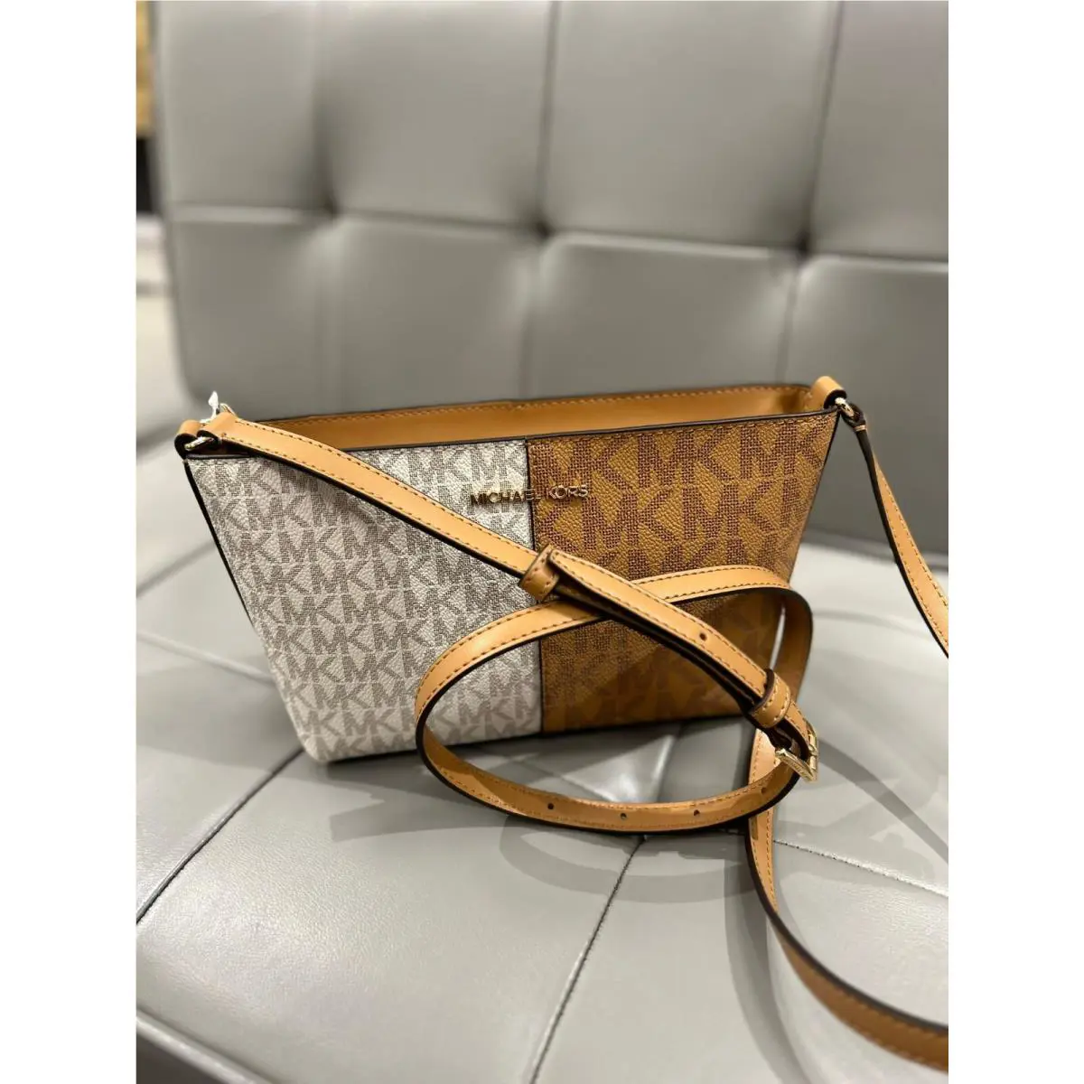 Michael Kors MK Signature Small Shoulder Tote Purse Bag Handbag Deer Multi