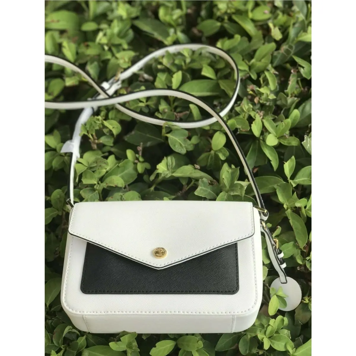Michael Kors Greenwich Color Pocket Small Flap Crossbody Blk/white