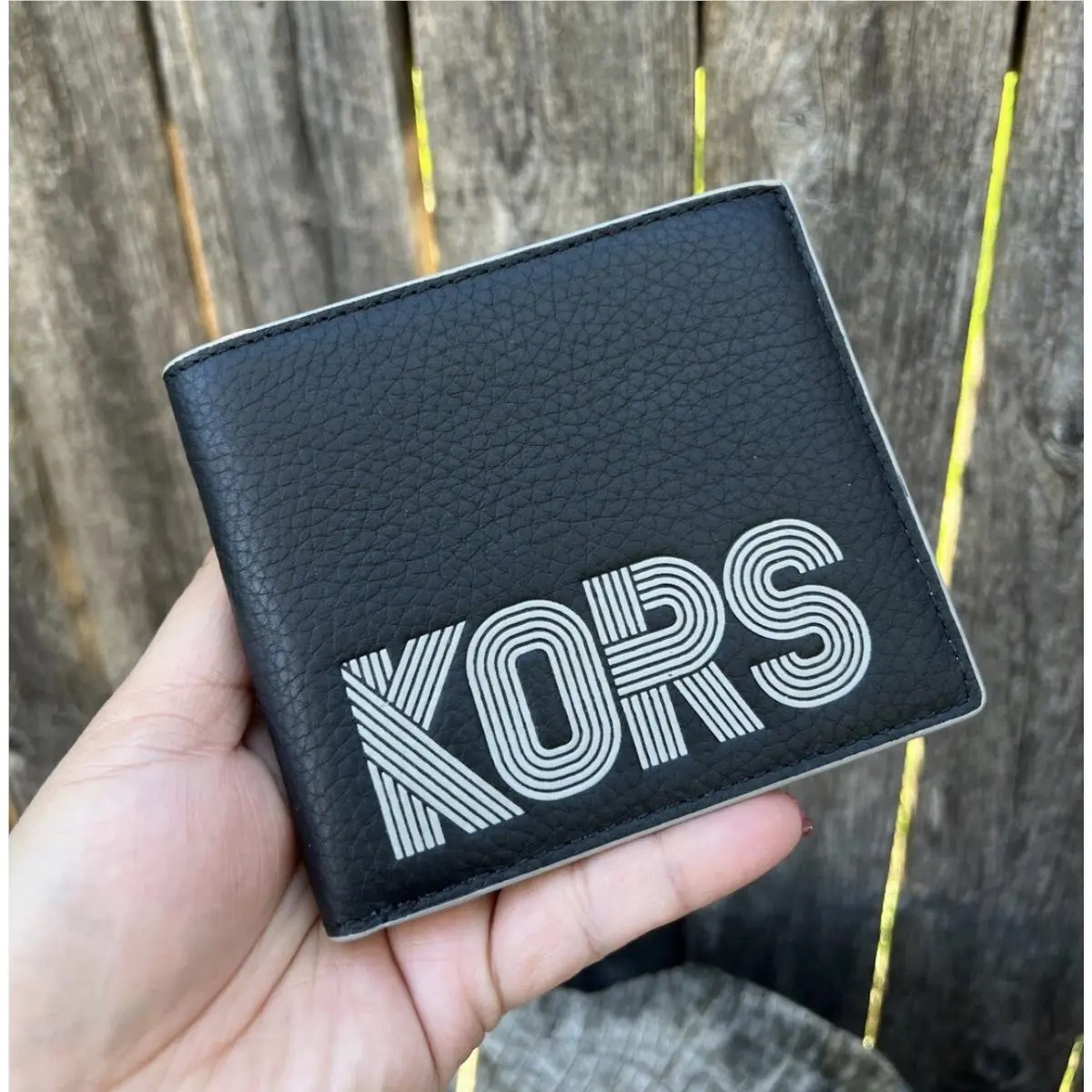 Michael Kors Men`s Cooper Leather Slim Billfold Wallet