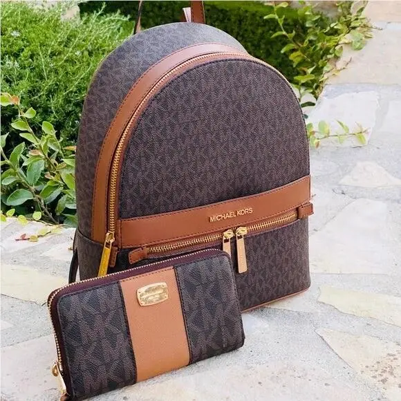 Michael Kors Medium Kenly Signature Backpack Wallet Back TO School Lady