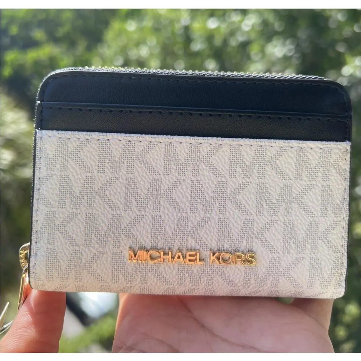 Michael Kors Jet Set Travel MD Zip Around Card Case In Bright White Multi