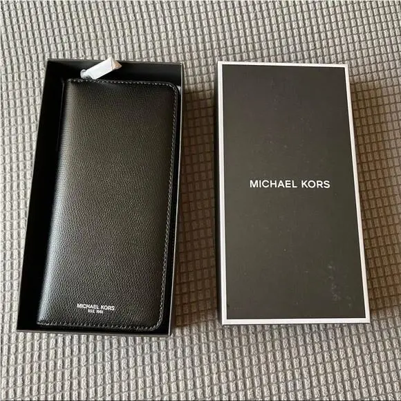 Michael Kors Warren Tech Zip Around Men’s Black Wallet Style 36T7LWRE3L
