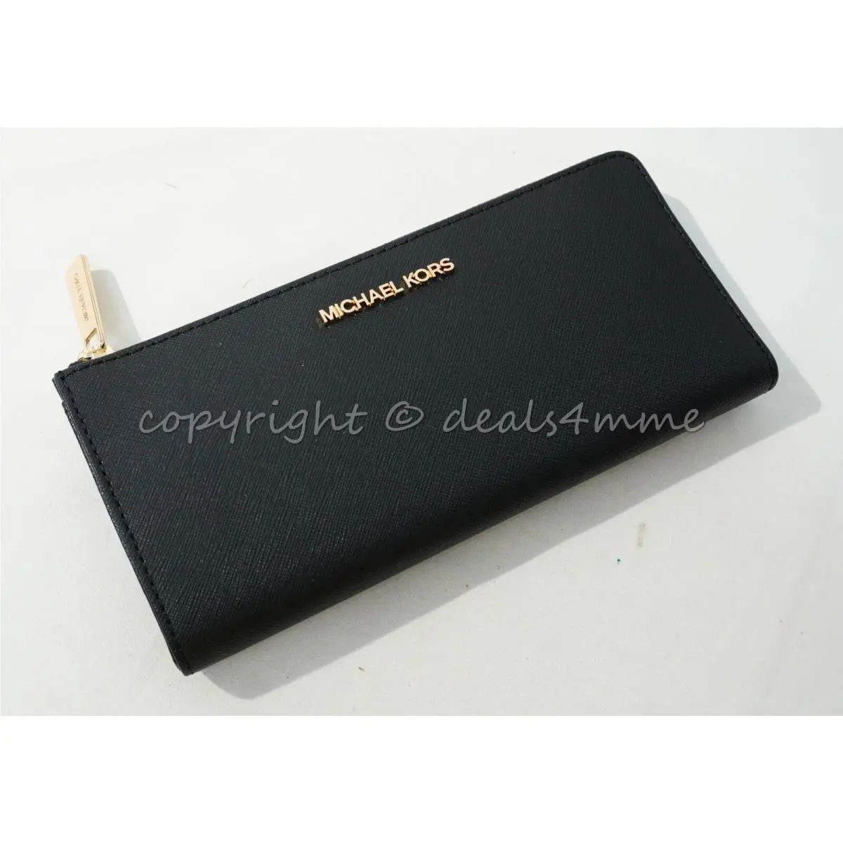 Michael Kors 35T6GTVE3L Jet Set Travel Large Saffiano Leather Quarter-zip Wallet
