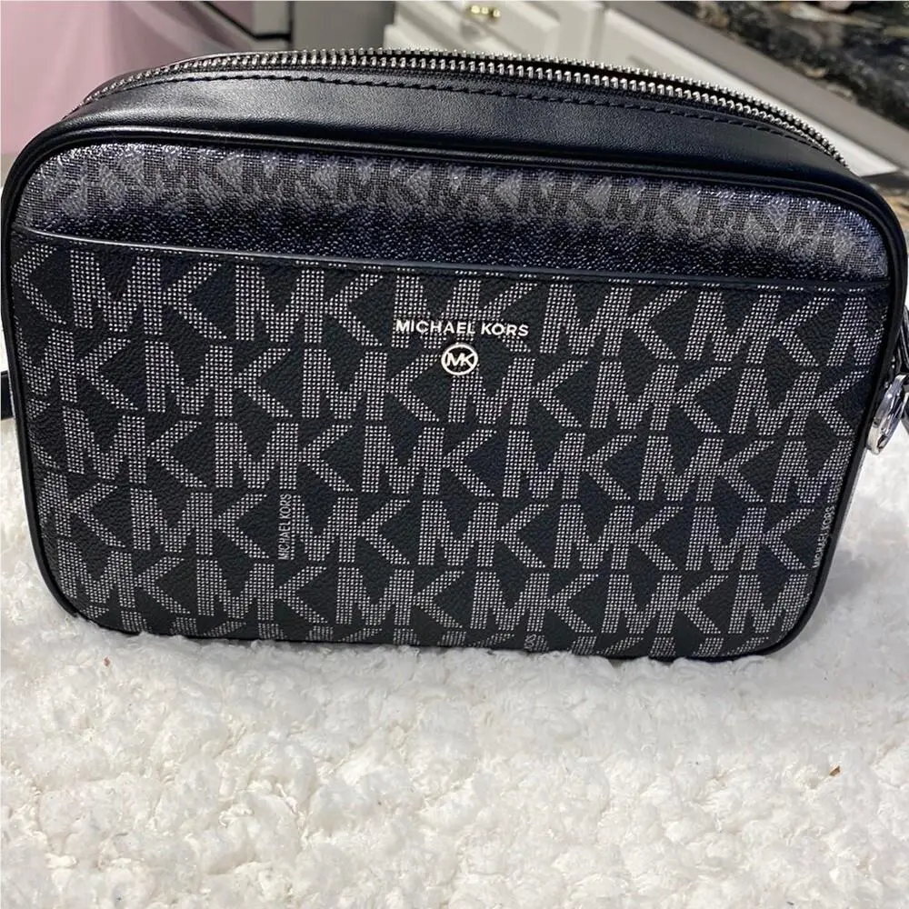 Michael Kors Pocketbook and Coin Purse Nwot