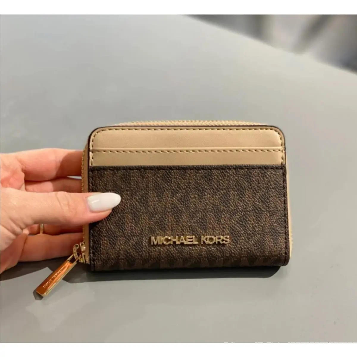 Michael Kors Jet Set Travel MD Zip Around Card Case In Brown Bisque