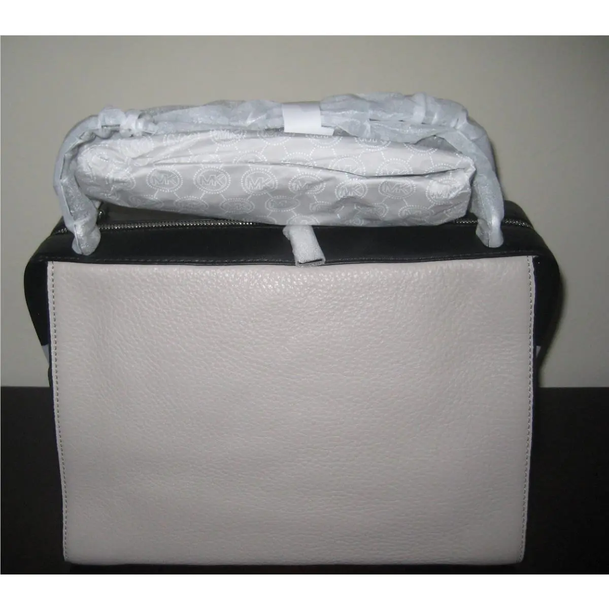 Michael Kors MK Ingrid Large Satchel Cement / Black