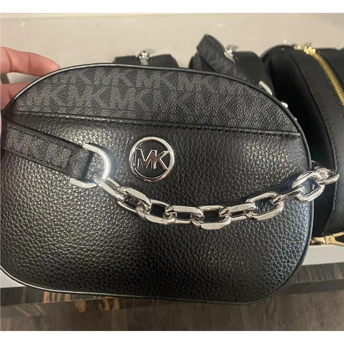 Michael Kors Oval Smalll Crossbody Black