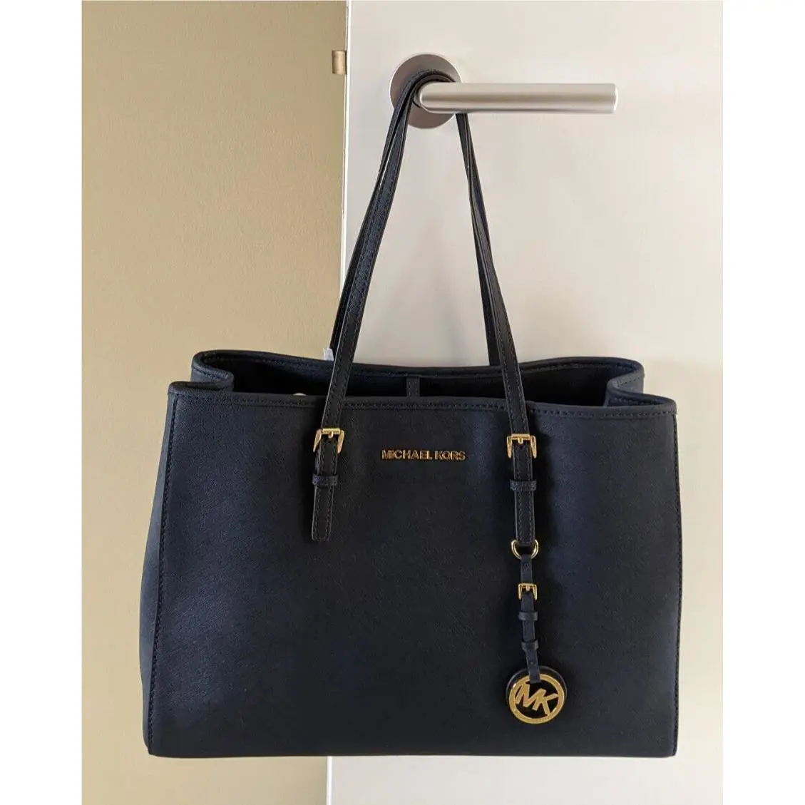 Michael Kors Jet Set Travel Navy Saffiano Leather Large EW Tote BAG-$278