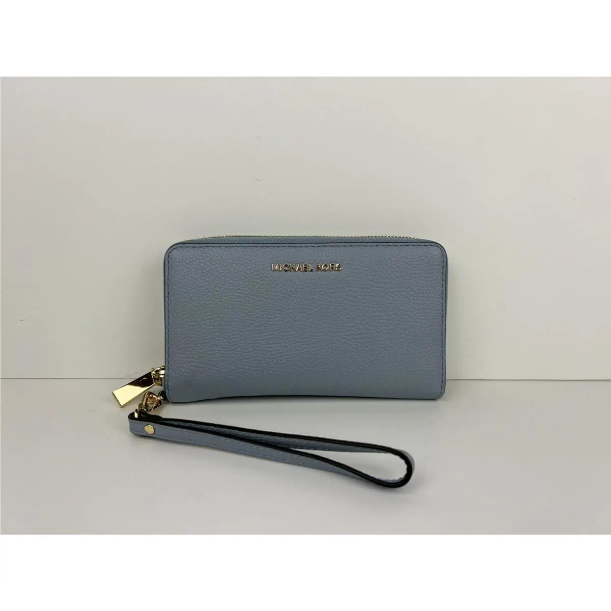 Michael Kors Large Flat Multifunction Wristlet