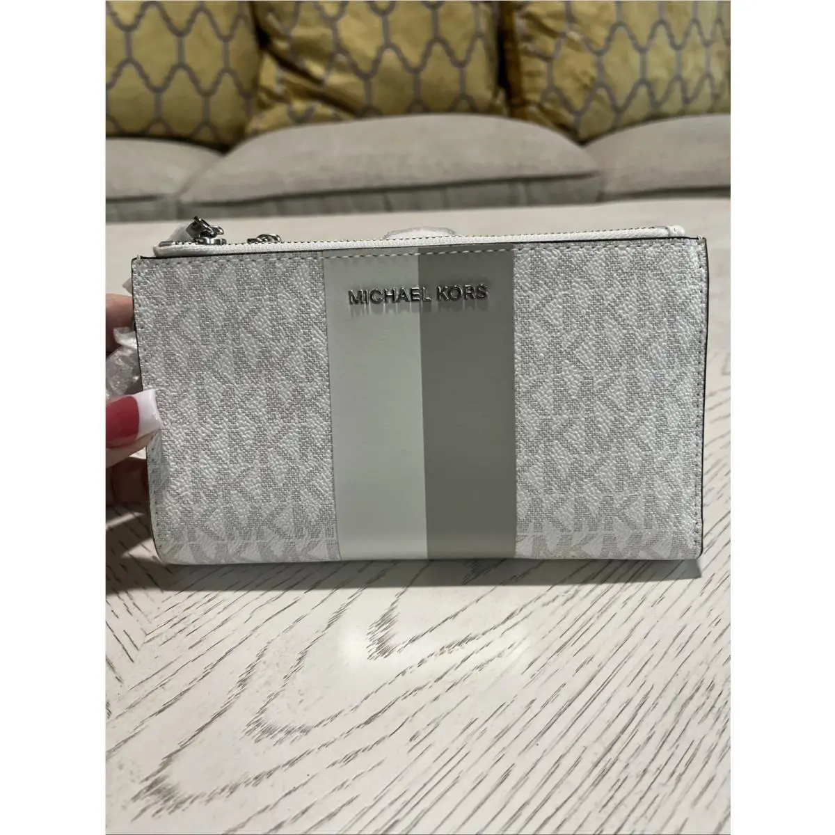 Michael Kors Jet Set Large Signature Logo Stripe Smartphone Wallet