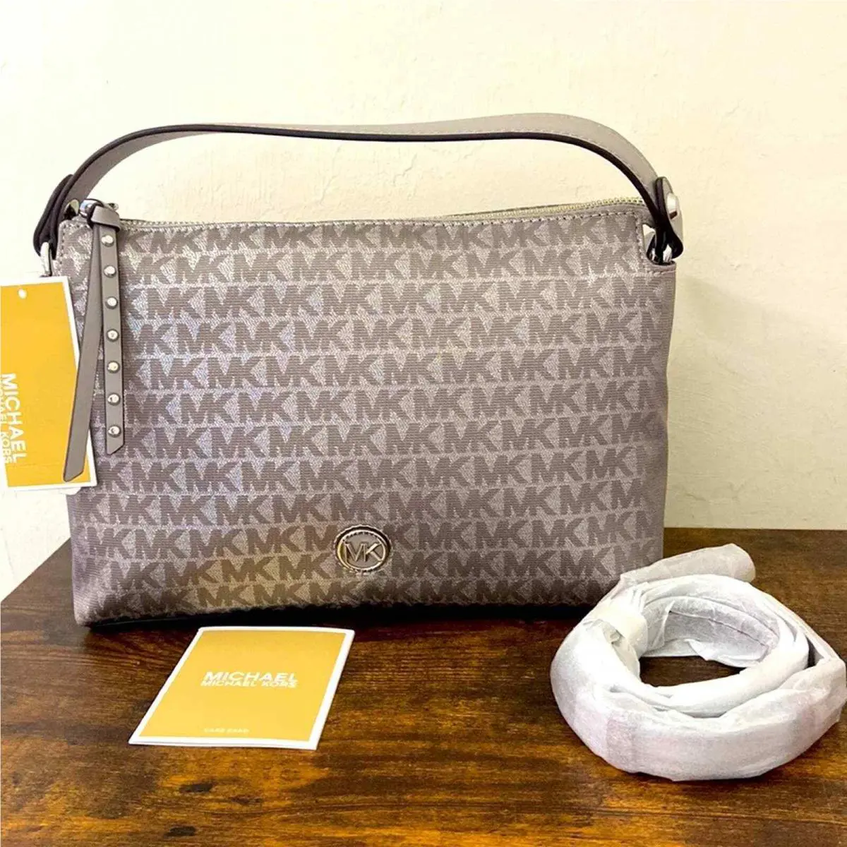 328 Michael Kors Shailene Silver Small Messenger Handbag Crossbody