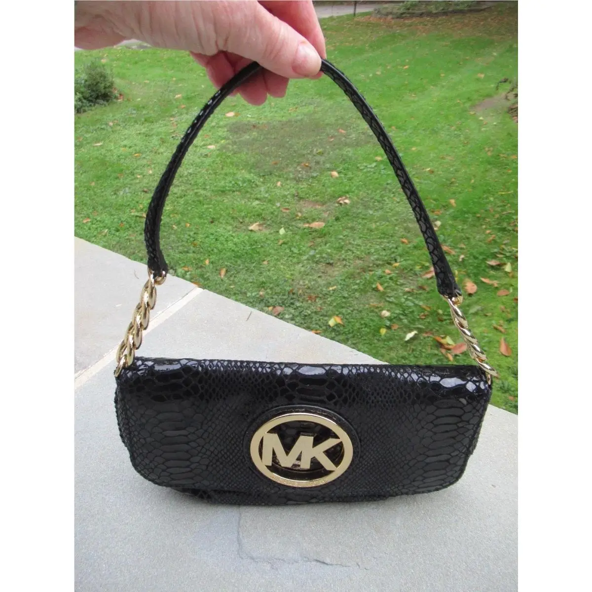 Nwot Michael Kors Black Shiny Textured Skin Bag/ Gold Tone Hardware/ Cha