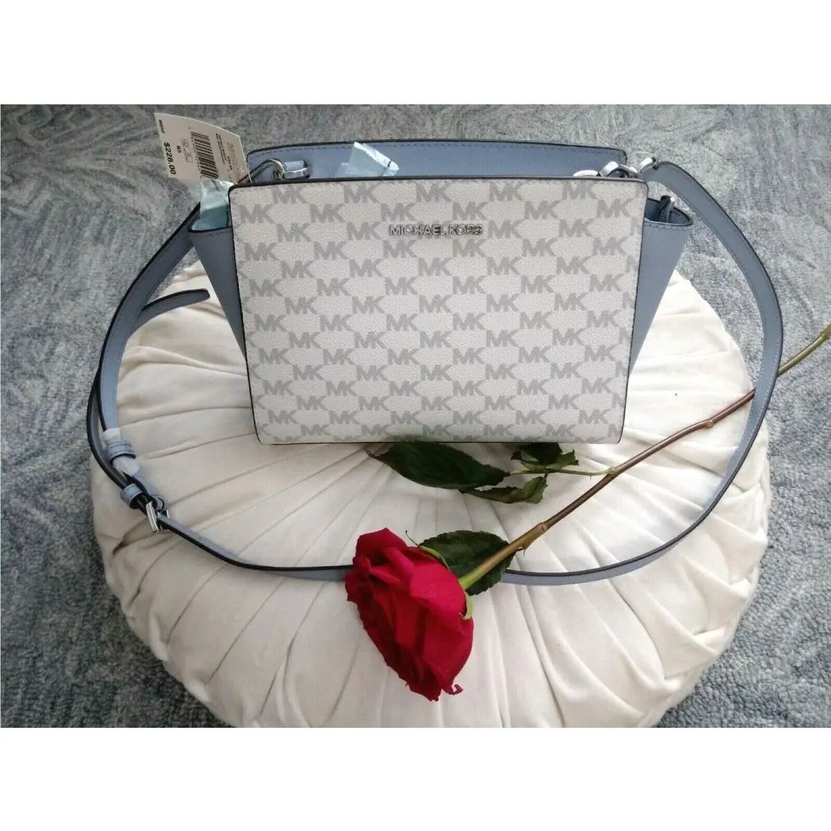 Michael Kors Selma Medium Messenger Pale Blue Cross Body Bag