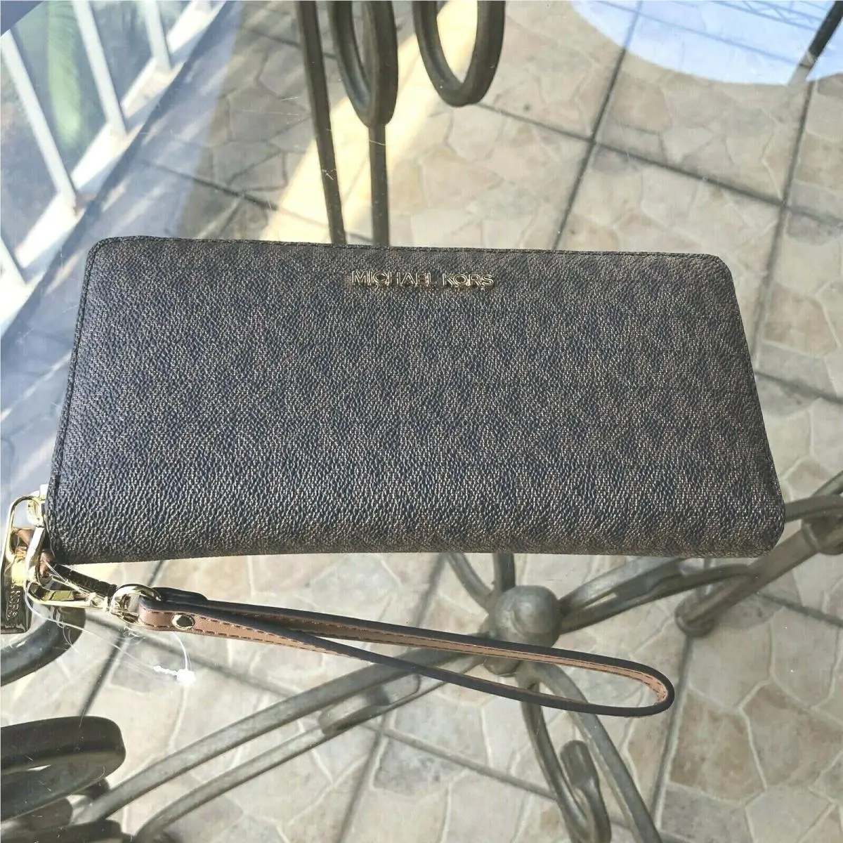 Michael Kors Lady Large Zip Around Continental Long Wallet Wristlet Clutch Brown