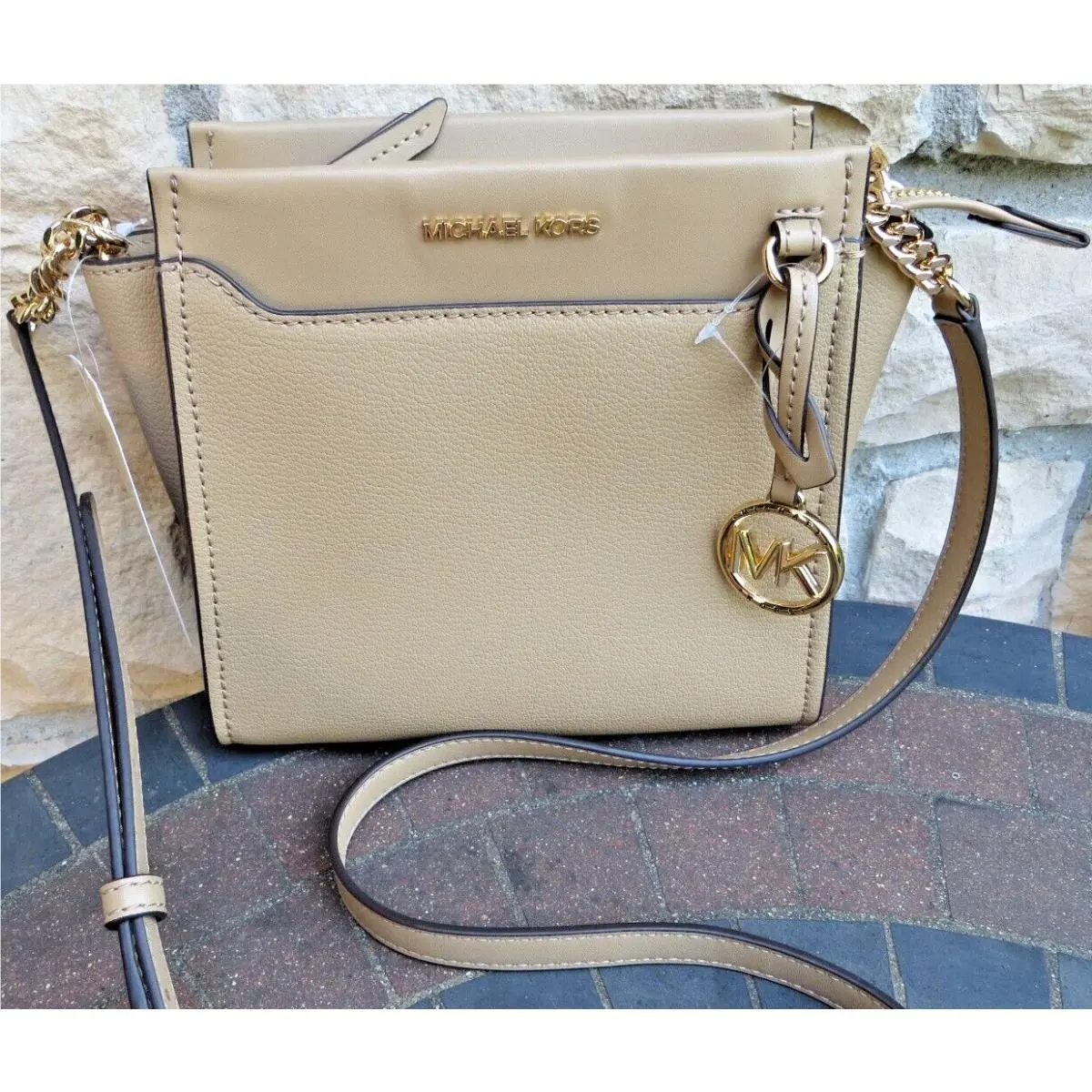 Michael Kors Women`s Graham Med NS Messenger Bag Leather - Camel