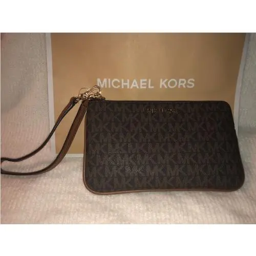 Womens Beautiful Michael Kors Jet Set Travel Large Wristlet