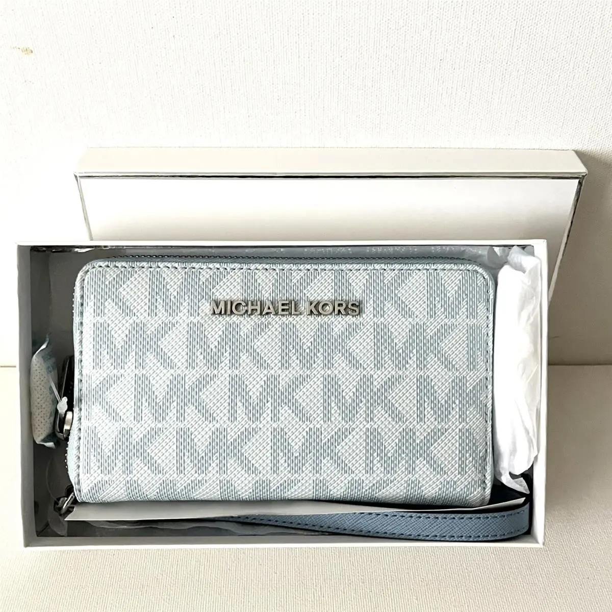 Michael Kors Gift Boxed Jet Set Wallet Phone Wristlet Sky