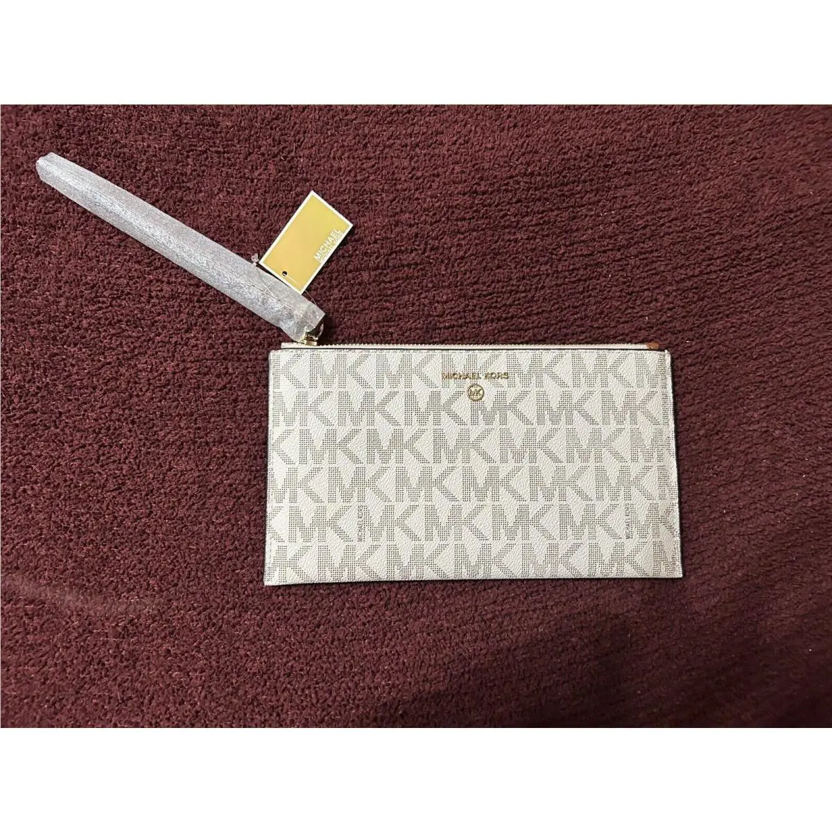 Michael Kors Jet Set Charm Vanilla Handbag