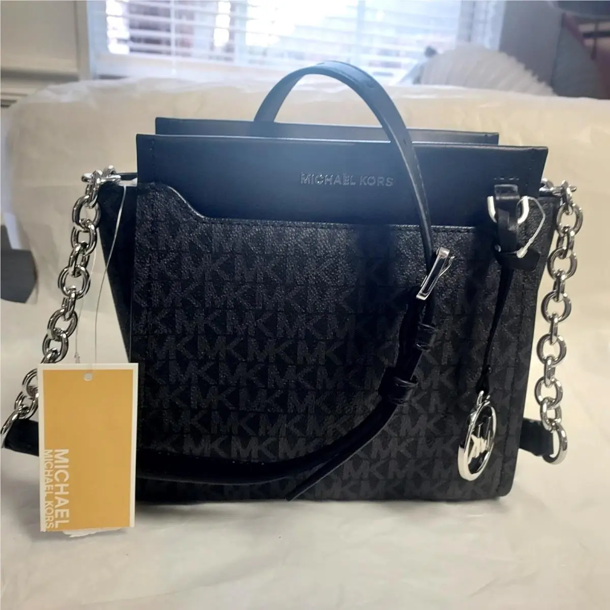 Michael Kors Graham Small Messenger Shoulder Strap Crossbody Black Logo Leather