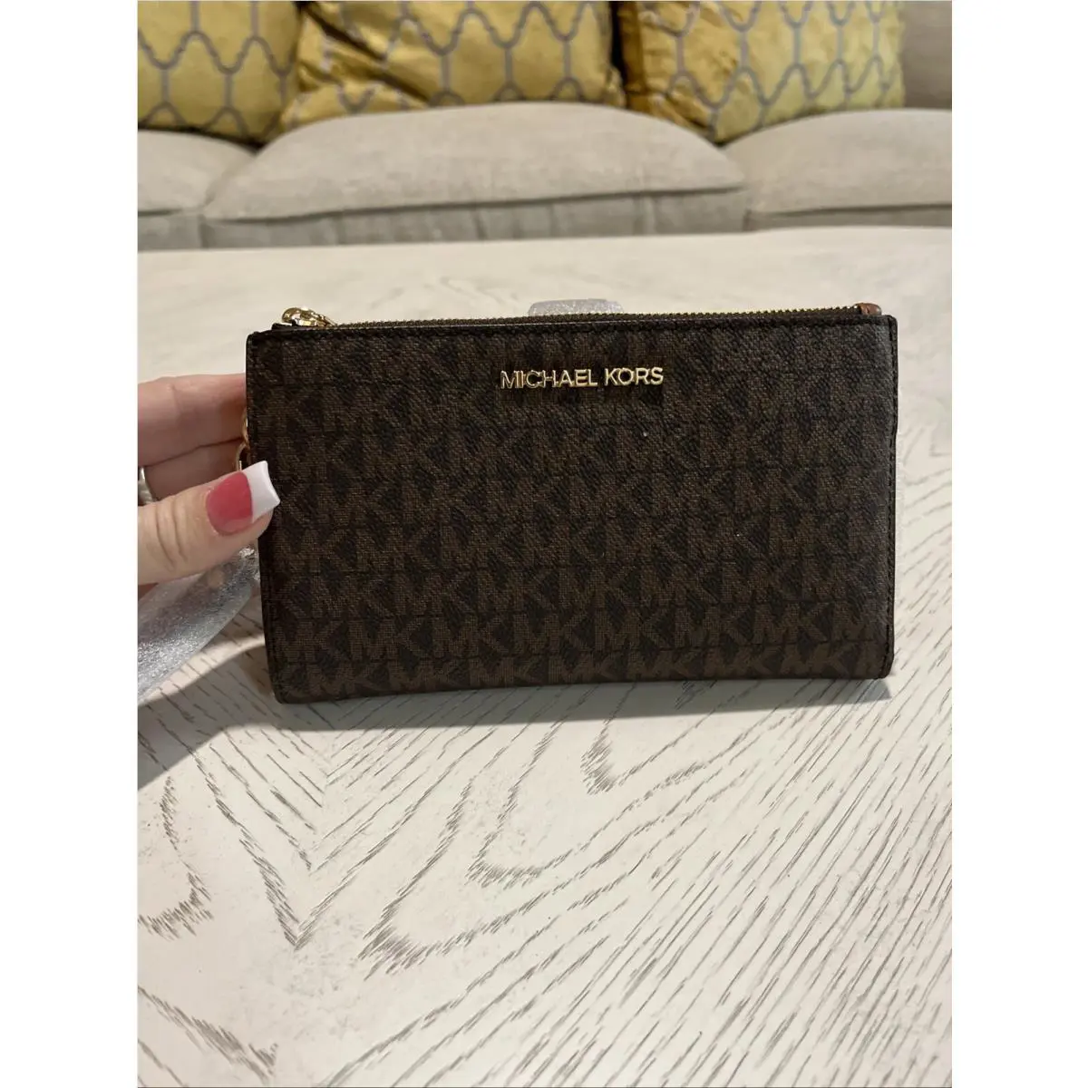 Michael Kors Brown Jet Set Travel Signature Logo Smartphone Wallet