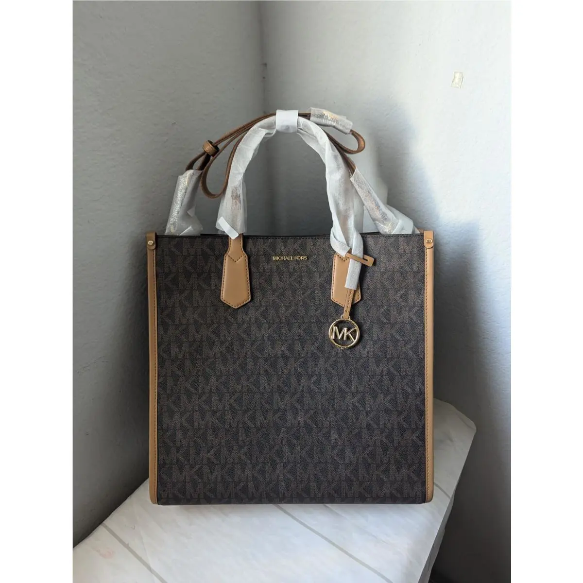 Michael Kors Maple Large Signature Logo Tote Bag Crossbody In Pale Peanut